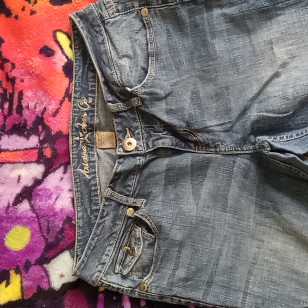 Arizona jeans Co. Size 9 blue jeans. Bootcut/flair